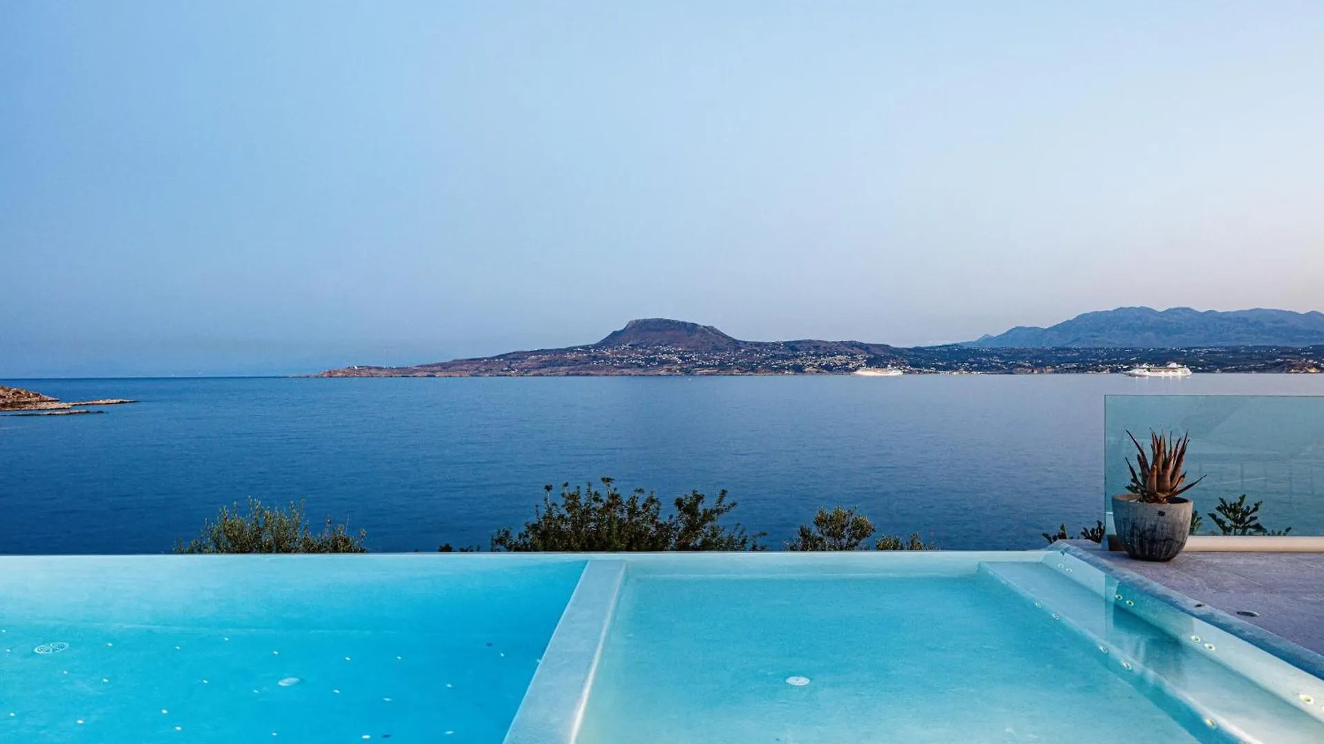 Cristal Villa Marathi Greece